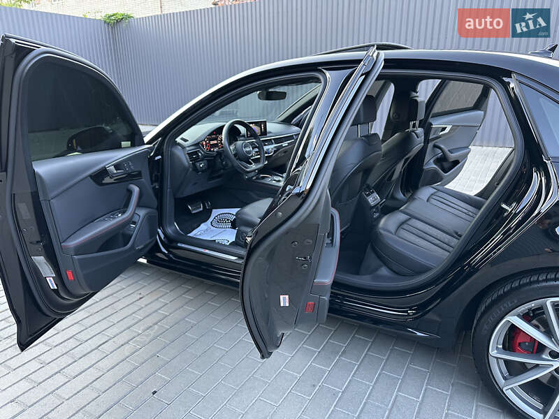 Седан Audi A4 2017 в Харкові
