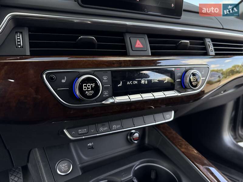 Седан Audi A4 2019 в Днепре
