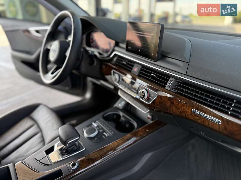 Седан Audi A4 2019 в Днепре