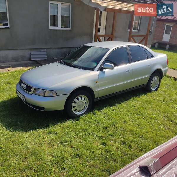 Седан Audi A4 1998 в Каменец-Подольском