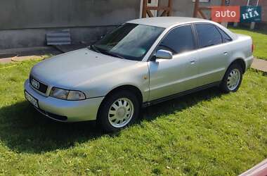 Седан Audi A4 1998 в 