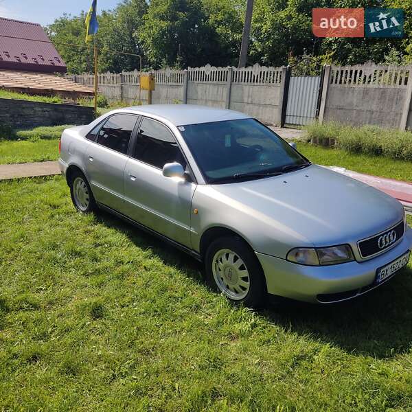 Седан Audi A4 1998 в Каменец-Подольском