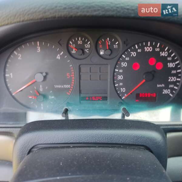 Седан Audi A4 1998 в Каменец-Подольском