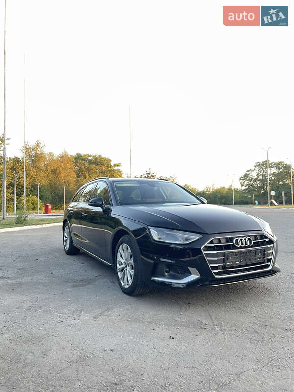 Универсал Audi A4 2022 в Павлограде
