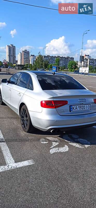 Седан Audi A4 2013 в Киеве