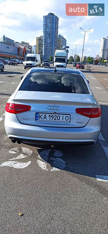 Седан Audi A4 2013 в Киеве