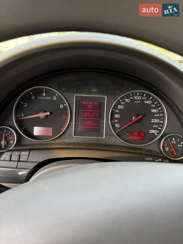 Седан Audi A4 2004 в Львове