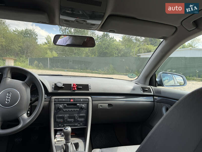 Седан Audi A4 2004 в Львове