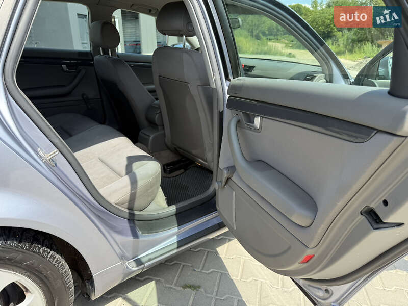 Седан Audi A4 2004 в Львове
