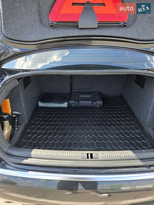 Седан Audi A4 2003 в Киеве