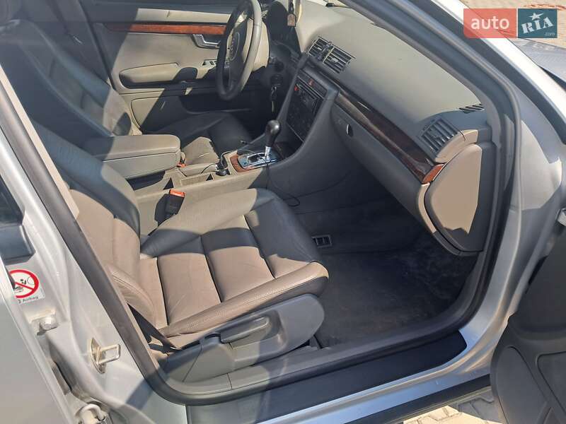 Седан Audi A4 2002 в Вышгороде