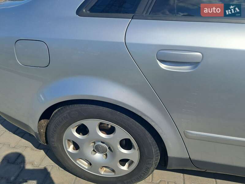 Седан Audi A4 2002 в Вышгороде