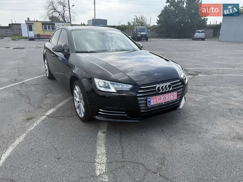 Седан Audi A4 2016 в Горішніх Плавнях
