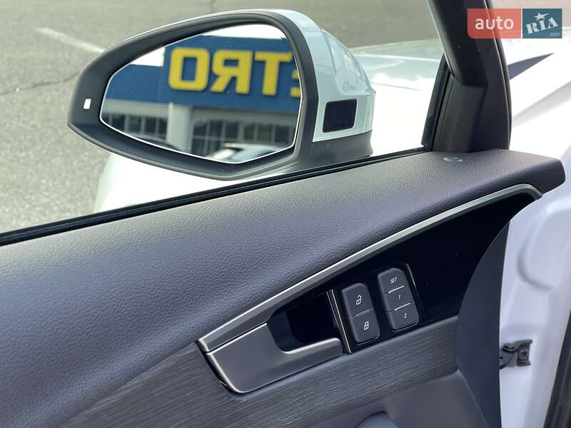 Седан Audi A4 2019 в Киеве