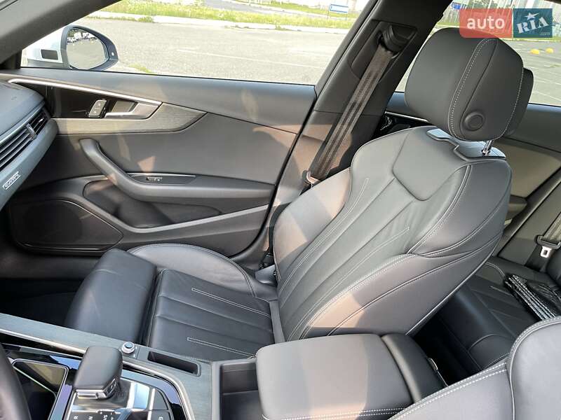 Седан Audi A4 2019 в Киеве