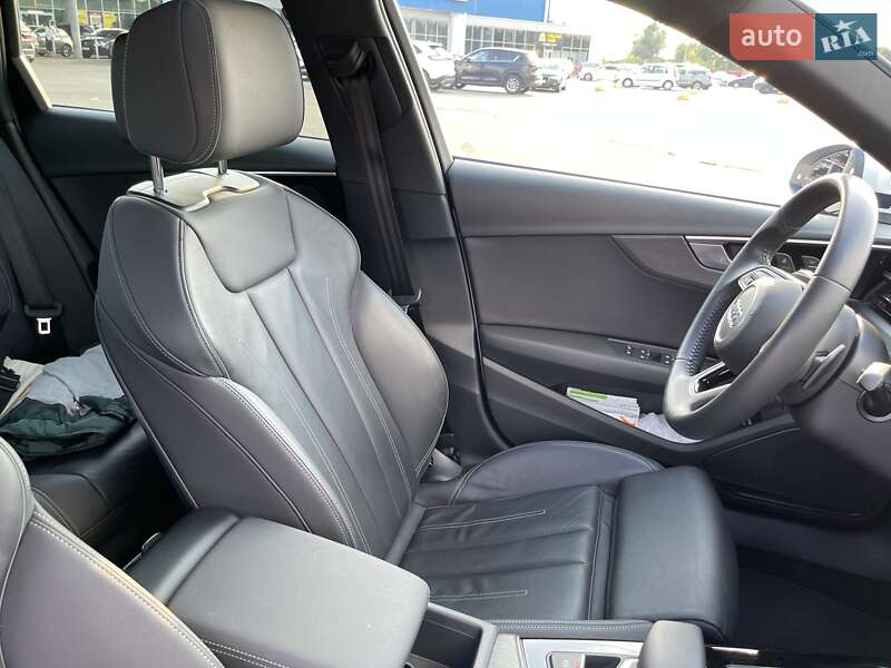 Седан Audi A4 2019 в Киеве