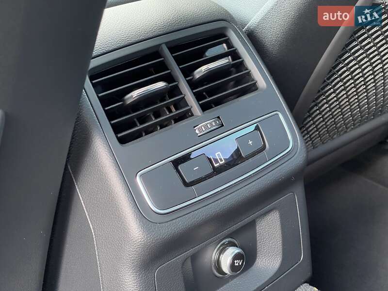 Седан Audi A4 2019 в Киеве