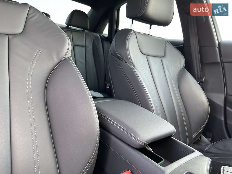 Седан Audi A4 2019 в Киеве