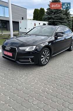 Седан Audi A4 2018 в 