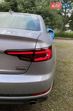 Седан Audi A4 2017 в 