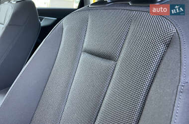 Седан Audi A4 2018 в 
