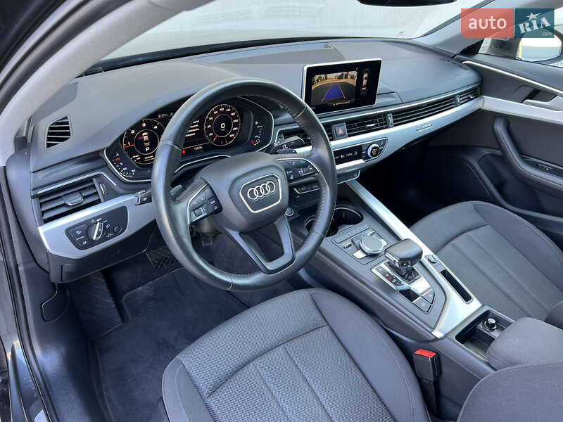 Седан Audi A4 2018 в Дрогобыче