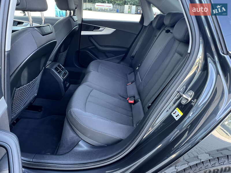 Седан Audi A4 2018 в Дрогобыче