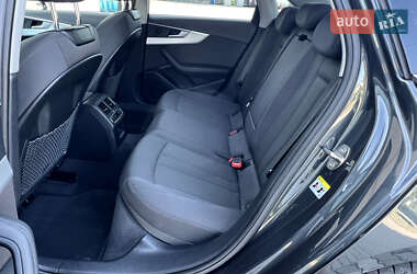 Седан Audi A4 2018 в 