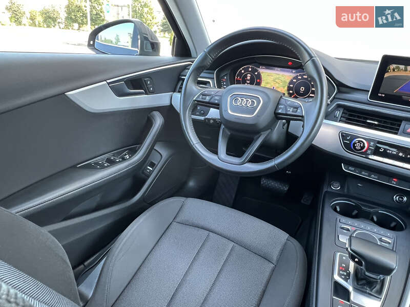 Седан Audi A4 2018 в Дрогобыче