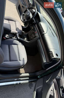 Седан Audi A4 2000 в 