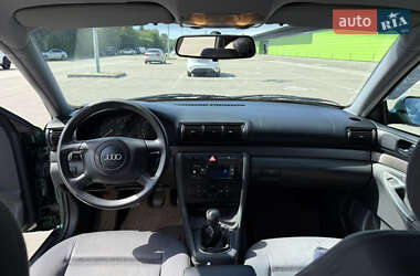 Седан Audi A4 2000 в 