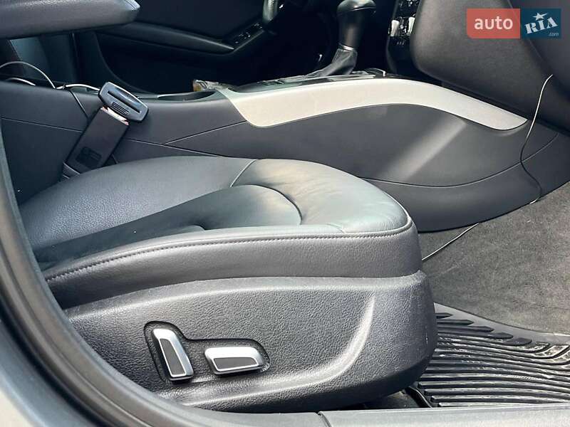Седан Audi A4 2015 в Львове