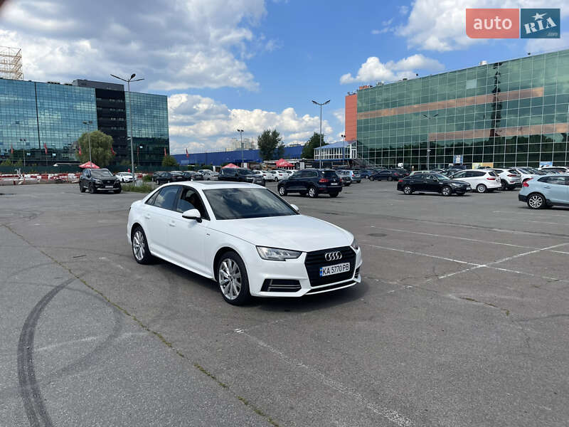 Седан Audi A4 2018 в 
