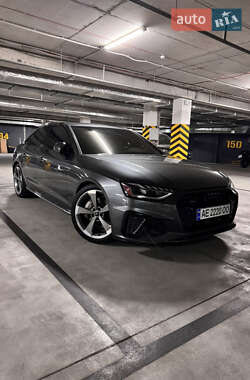 Седан Audi A4 2020 в 