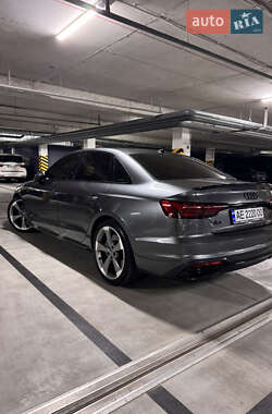 Седан Audi A4 2020 в 