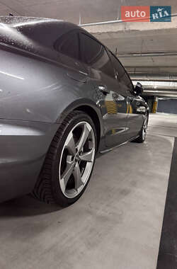 Седан Audi A4 2020 в 