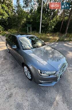 Седан Audi A4 2018 в 