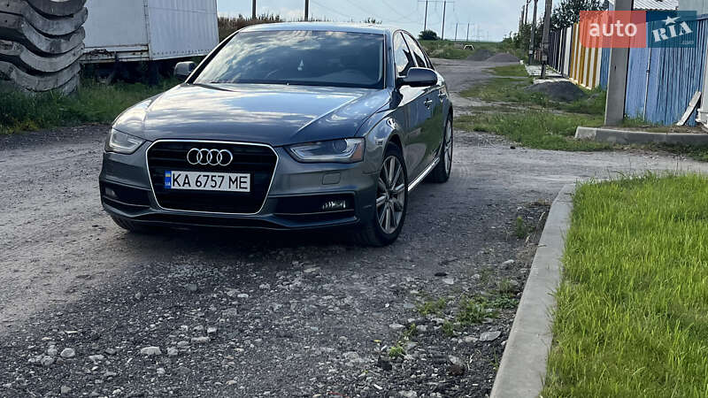Седан Audi A4 2014 в Киеве