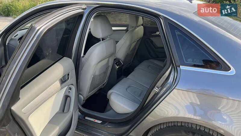Седан Audi A4 2014 в Киеве