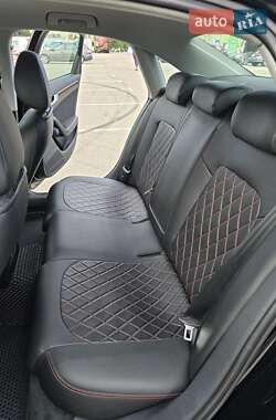 Седан Audi A4 2012 в 