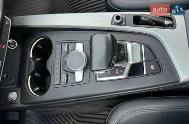Седан Audi A4 2018 в 
