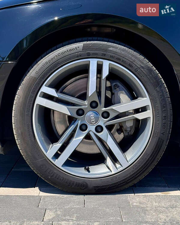 Седан Audi A4 2016 в Ужгороде