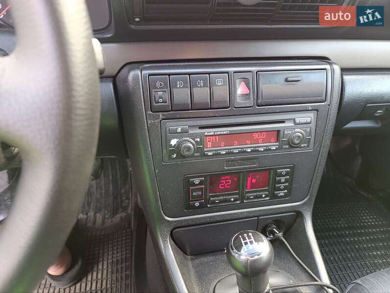 Седан Audi A4 1998 в Харькове