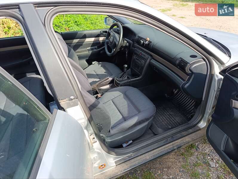 Седан Audi A4 1998 в Харькове