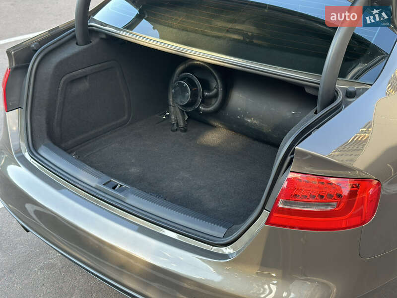 Седан Audi A4 2015 в Києві