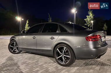 Седан Audi A4 2011 в 