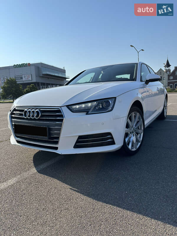 Седан Audi A4 2016 в 