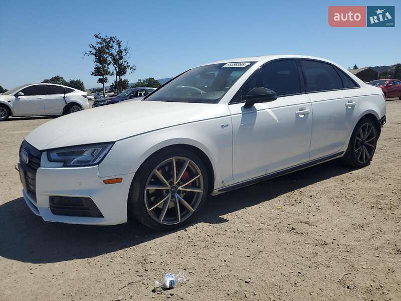 Седан Audi A4 2018 в 