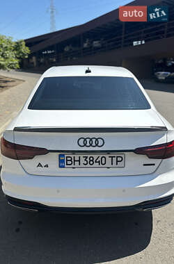 Седан Audi A4 2021 в 