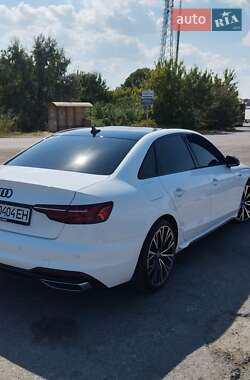Седан Audi A4 2023 в 